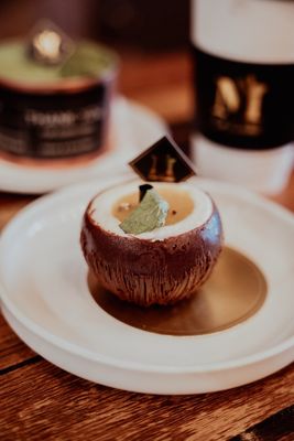 La Luna Tea and Dessert Bar by null