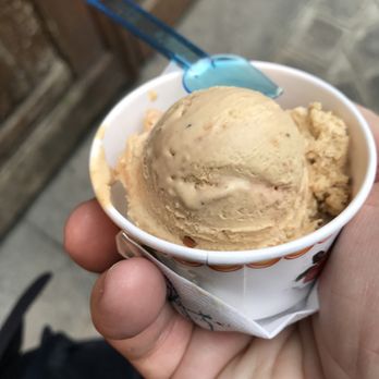 Berthillon - Noisette in a cup—pot en français. - Ice Cream & Frozen Yogurt Near Me - Paris, 75
