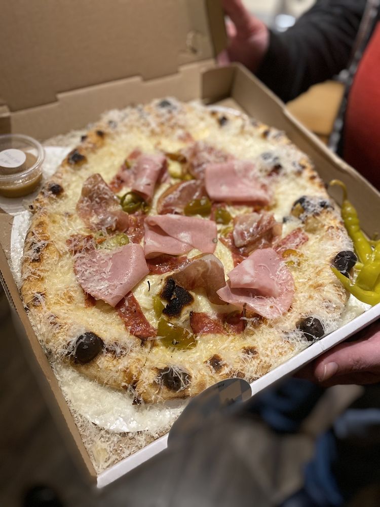 LA MORRA PIZZERIA Updated September 2024 7333 Fulton Ave, Los