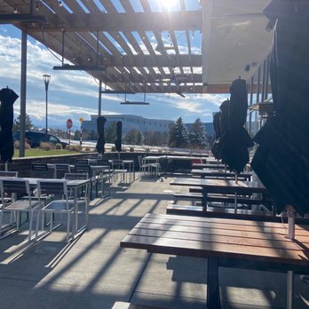 Shake Shack Highlands Ranch - Outdoor seating - Fast Food Near Me - Highlands Ranch, Colorado Shake Shack Highlands Ranch - Outdoor seating - Fast Food Near Me - Highlands Ranch, Colorado