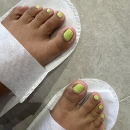Regular polish but did the dream spa pedi
