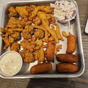 Shuckin' Shack Oyster Bar - Clam strips and oysters - Seafood Near Me - Rocky Mount, North Carolina