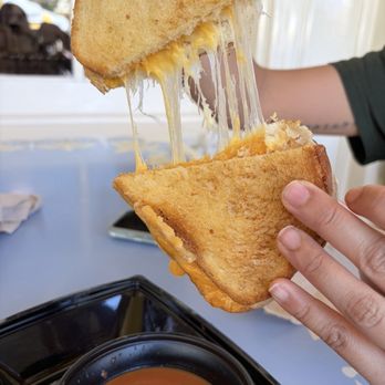 Jolly Holiday Bakery Cafe - Grilled Cheese w/ Tomato Soup - Bakeries Near Me - Anaheim, California