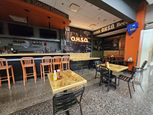 Mesa Gateway Airport by null