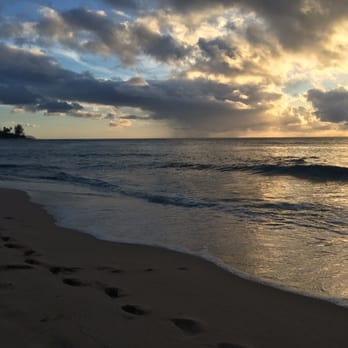 Velzyland Beach - Beaches Near Me - Haleiwa, Hawaii Velzyland Beach - Beaches Near Me - Haleiwa, Hawaii