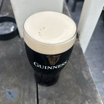 Kelly's Cellars - Pint of Guinness - Pubs Near Me - Belfast, BFS