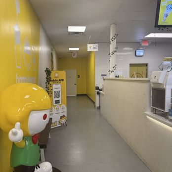 Happy Lemon - Bathroom corridor - Bubble Tea Near Me - Austin, Texas