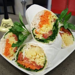 Il Castello Pizzeria And Cafe - Wide range of breakfast and coffee are available from 5.30am