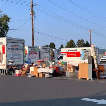 U-Haul - When longview uhaul made us unload our belongings into the longview Uhaul parking lot. For 1 day late. After charging us 166.00 late fee. - Self Storage Near Me - Longview, Washington U-Haul - When longview uhaul made us unload our belongings into the longview Uhaul parking lot. For 1 day late. After charging us 166.00 late fee. - Self Storage Near Me - Longview, Washington