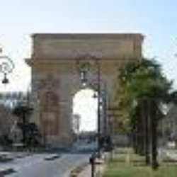 Institut César Langues - L'Arc de Triomphe in Montpellier