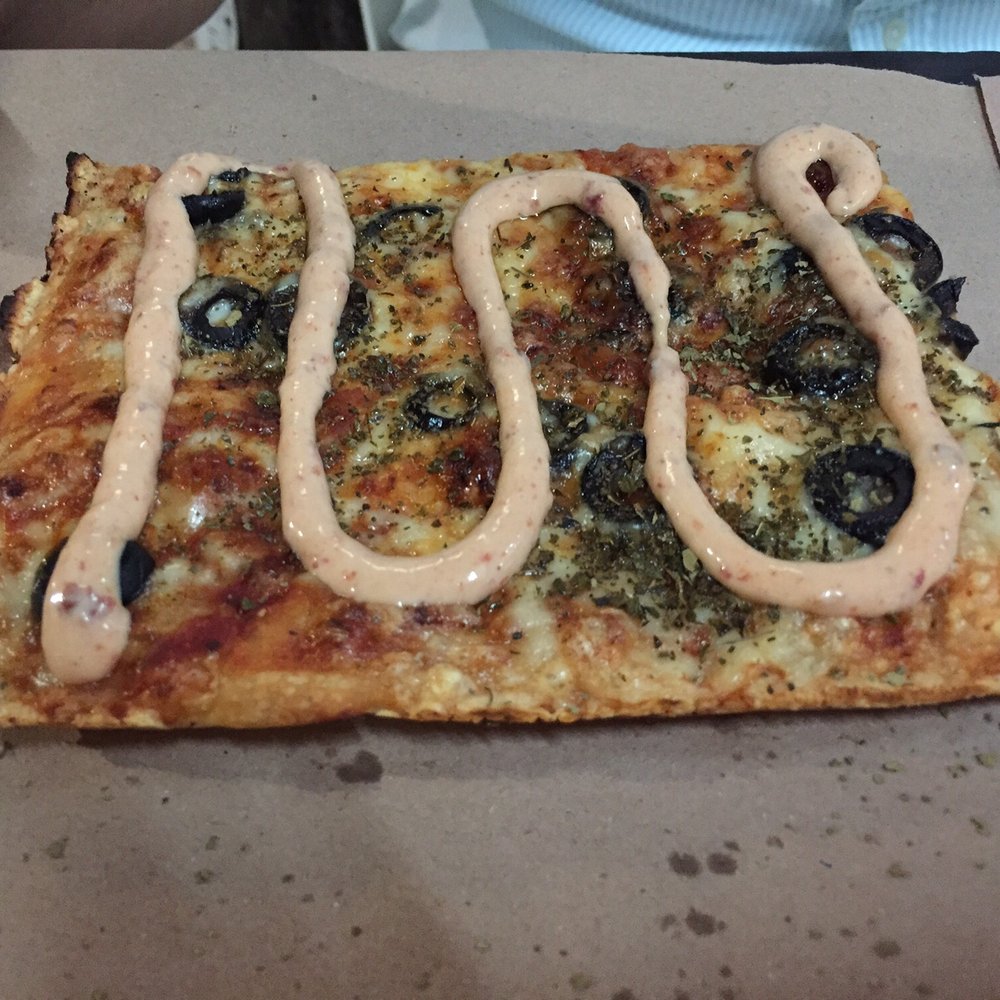 Renzo's Pizza - Black olive slice with spicy mayo sauce .. Was really good - Pizza Near Me - Playa del Carmen, ROO Renzo's Pizza - Black olive slice with spicy mayo sauce .. Was really good - Pizza Near Me - Playa del Carmen, ROO
