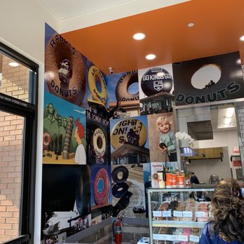 Randy's Donuts - Donuts Near Me - Torrance, California Randy's Donuts - Donuts Near Me - Torrance, California