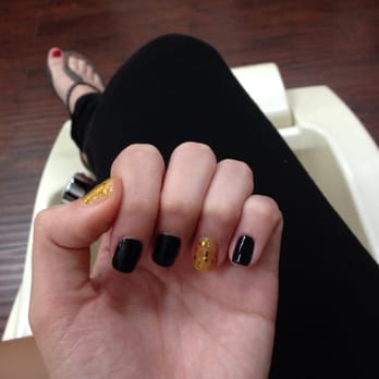 Kala Nails - Black and gold by Annie! She's amazing! - Nail Salons Near Me - Los Angeles, California