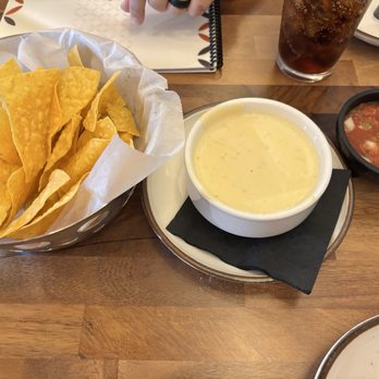 La Condesa Mexican Restaurant - Chips and queso and salsa - Mexican Near Me - Weston, Florida La Condesa Mexican Restaurant - Chips and queso and salsa - Mexican Near Me - Weston, Florida