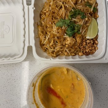 Thai Time - Pad thai (top); red curry (bottom) - Food Trucks Near Me - Austin, Texas