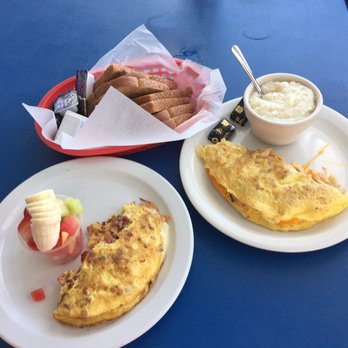 Cracked Conch Cafe - Omelettes - Seafood Near Me - Marathon, Florida