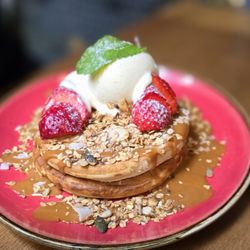 Zenith Brunch & Cocktails - Dulce de leche pancakes