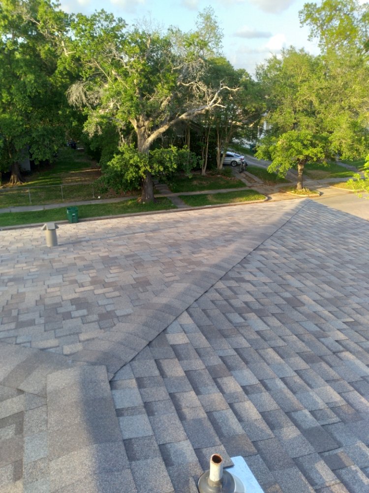 Slide of Jorge O&G Roofing and Construction