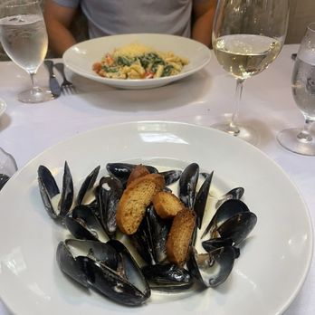 CQ's Restaurant Harbourtown - Mussels - French Near Me - Hilton Head Island, South Carolina