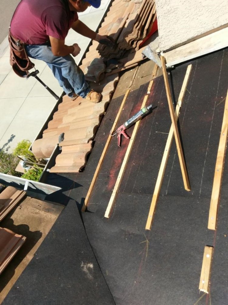 Slide of A&L Roofing Repairs & Cleaning
