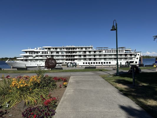 American Cruise Lines by null