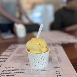 Chocolate Drip - Mango gelatto