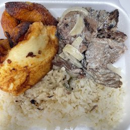Maduro, Queso Frito Y Ensalada