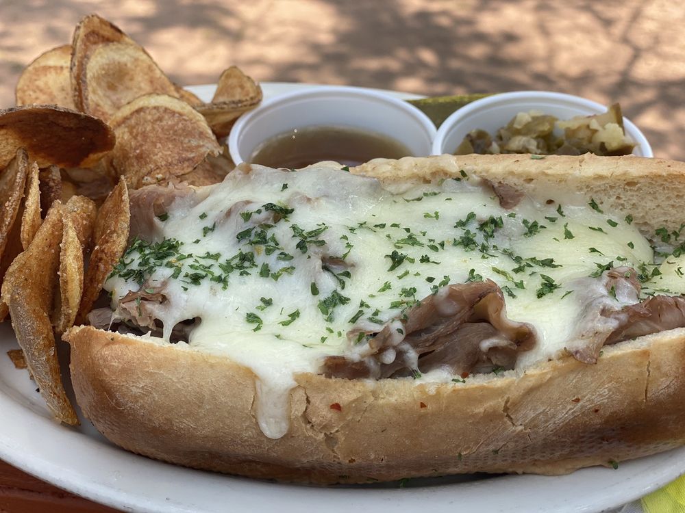 Gruzys Italian Beef House & Pub Logo
