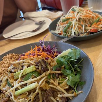 Ari's Thai Eatery - Pad thai and papaya salad!! - Thai Near Me - Azusa, California Ari's Thai Eatery - Pad thai and papaya salad!! - Thai Near Me - Azusa, California
