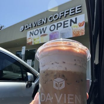 Da Vien Coffee - Strawberry Cream Oat Latte - Coffee & Tea Near Me - Alhambra, California