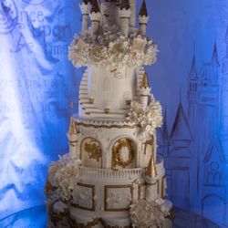 Gordon Images - Beautiful 6 foot cake