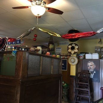 El Cubilete - Christmas decorations and being inclosed - Mexican Near Me - Niagara Falls, New York