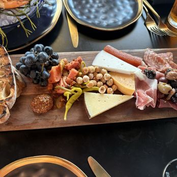 VUE Rooftop - Charcuterie & Cheese Board - New American Near Me - Washington, DC, District of Columbia VUE Rooftop - Charcuterie & Cheese Board - New American Near Me - Washington, DC, District of Columbia
