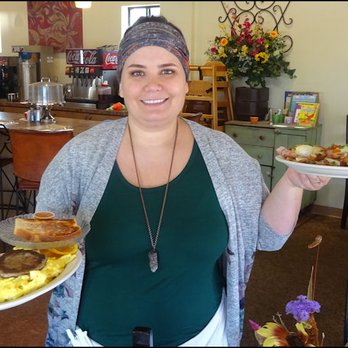The Courtyard Cafe & Bakery - Meet Kelly, or friendly and efficient server, who brings our breakfasts to us with a smile. - Bakeries Near Me - Fallon, Nevada