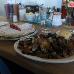 Short stack of Buttermilk Pancakes with home fries Short stack of Buttermilk Pancakes with home fries