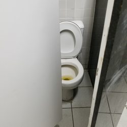 Hospital Memorial - Badly kept restrooms