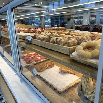 Paris Baguette - Pastry case - Bakeries Near Me - Tampa, Florida Paris Baguette - Pastry case - Bakeries Near Me - Tampa, Florida