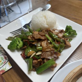 Bloom & Vine - Stir fried Pork - Asian Fusion Near Me - Mountain View, California Bloom & Vine - Stir fried Pork - Asian Fusion Near Me - Mountain View, California