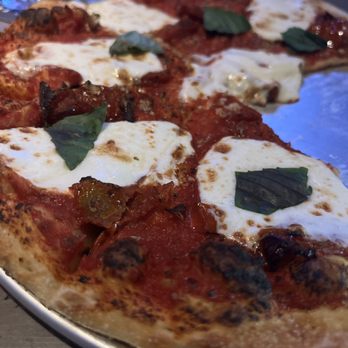 Yard House - Margherita Pizza - New American Near Me - Naples, Florida Yard House - Margherita Pizza - New American Near Me - Naples, Florida