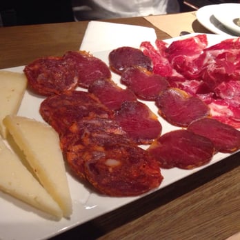 Ciutat Comtal - Mixed jamon platter - Tapas Bars Near Me - Barcelona, B