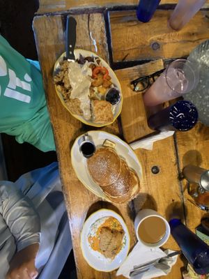 Honey's Sit 'n Eat by null