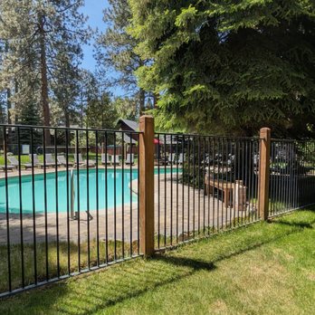 FivePine Lodge & Conference Center - Hotels Near Me - Sisters, Oregon FivePine Lodge & Conference Center - Hotels Near Me - Sisters, Oregon