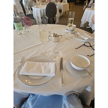 Harrods' Tea Room - The place setting, everything is Wedgewood Fine China - Sandwiches Near Me - London, XGL Harrods' Tea Room - The place setting, everything is Wedgewood Fine China - Sandwiches Near Me - London, XGL