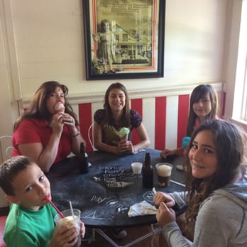 Knight's Ferry Creamery - Ice Cream & Frozen Yogurt Near Me - Knights Ferry, California