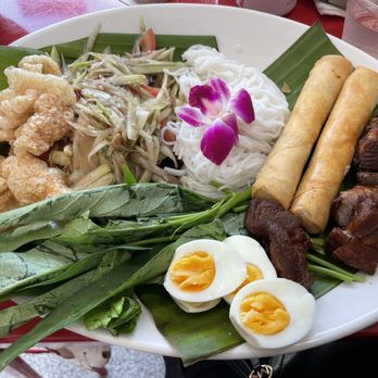 Red Lotus Noodle House - Papaya platter! Egg rolls are delicious - Asian Fusion Near Me - Jenks, Oklahoma
