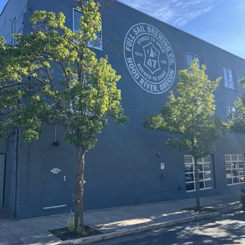 Full Sail Brew Pub - Pubs Near Me - Hood River, Oregon Full Sail Brew Pub - Pubs Near Me - Hood River, Oregon