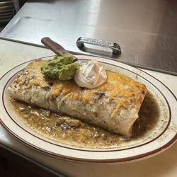 Springville El Tapatio - Chili verde super deluxe burrito