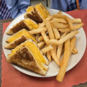 Hobby's Delicatessen & Restaurant - Triple decker grilled cheese - Delis Near Me - Newark, New Jersey