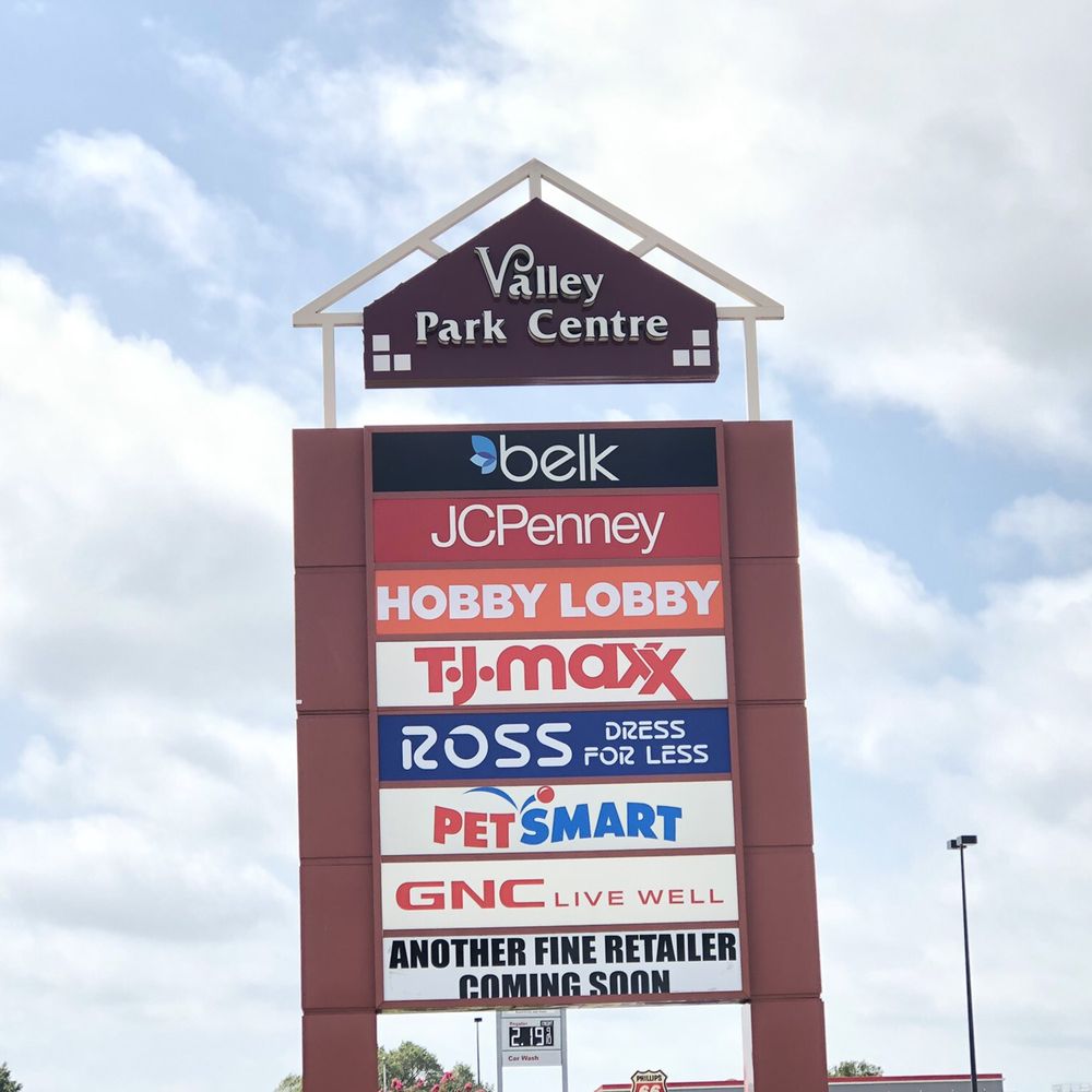PetSmart - Picture of front plate sign including PetSmart - Pet Stores Near Me - Russellville, Arkansas PetSmart - Picture of front plate sign including PetSmart - Pet Stores Near Me - Russellville, Arkansas