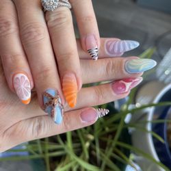 Bio Nails Spa - Summer nails design with gel X.